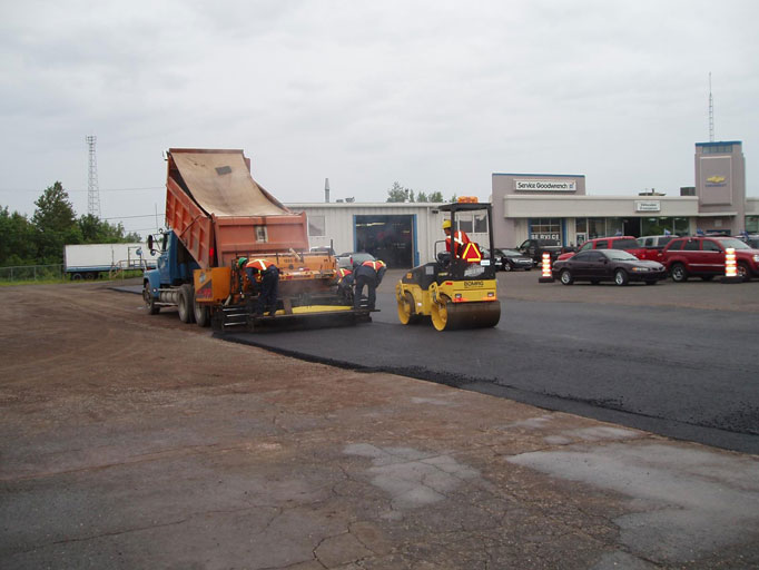 Travaux Pavage Secteur commercial & Industriel